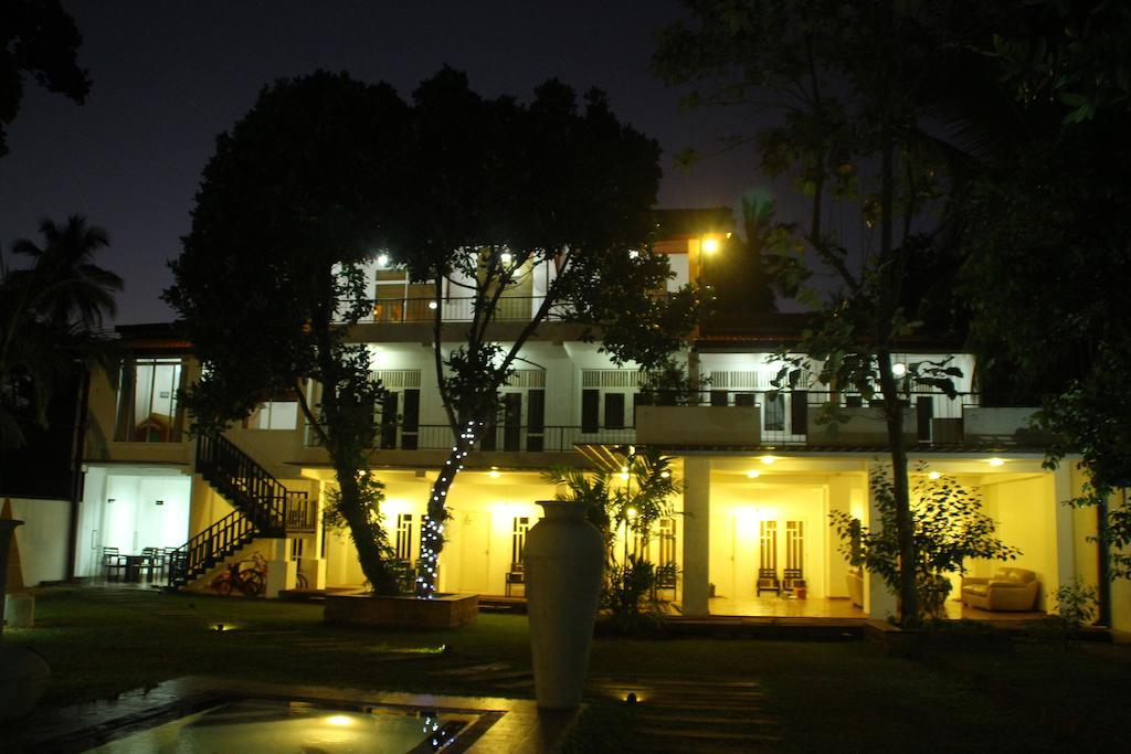 Lanka Bangla Inn Villas Restaurant & Travels Katunayaka Buitenkant foto