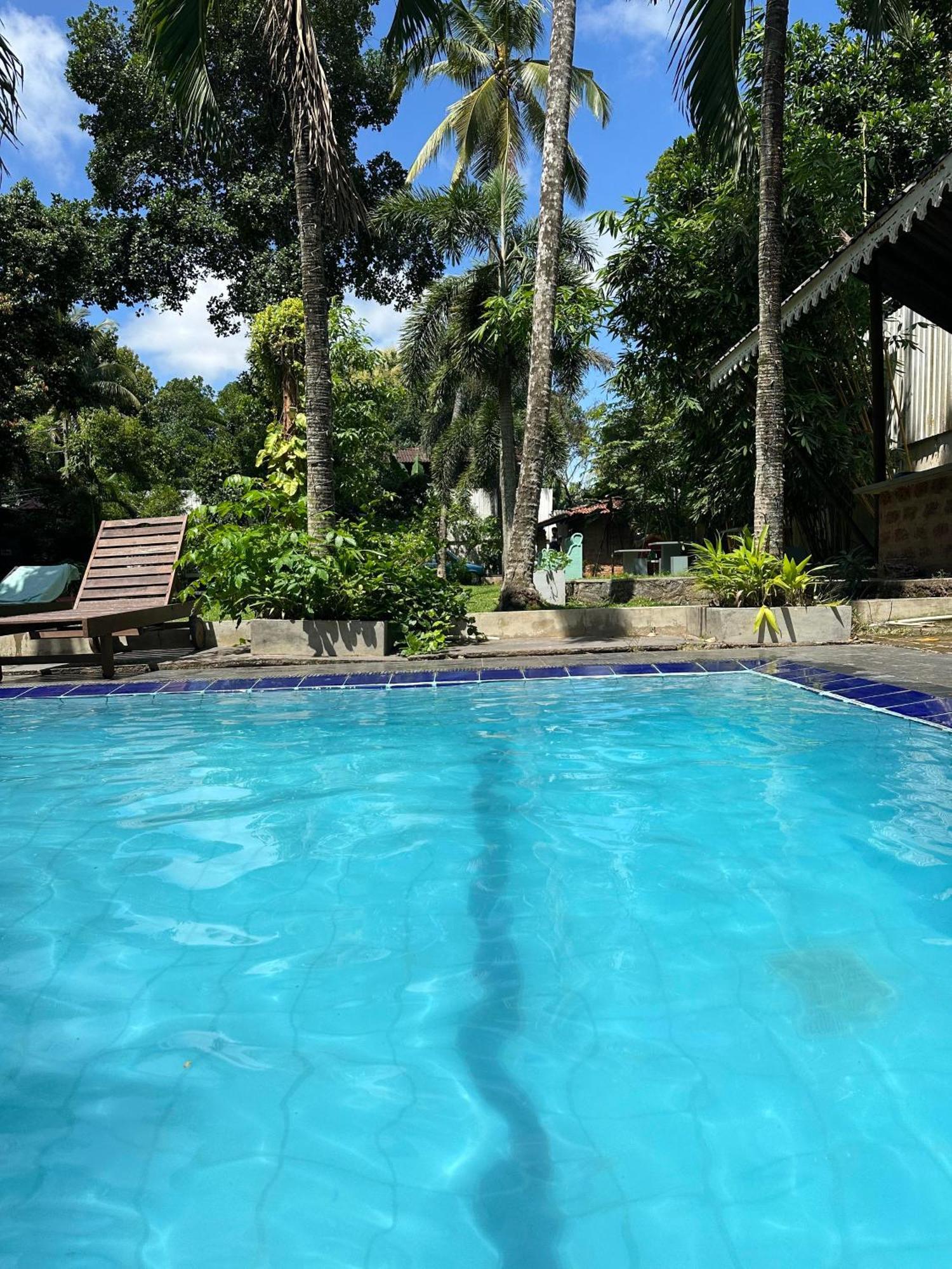 Lanka Bangla Inn Villas Restaurant & Travels Katunayaka Buitenkant foto