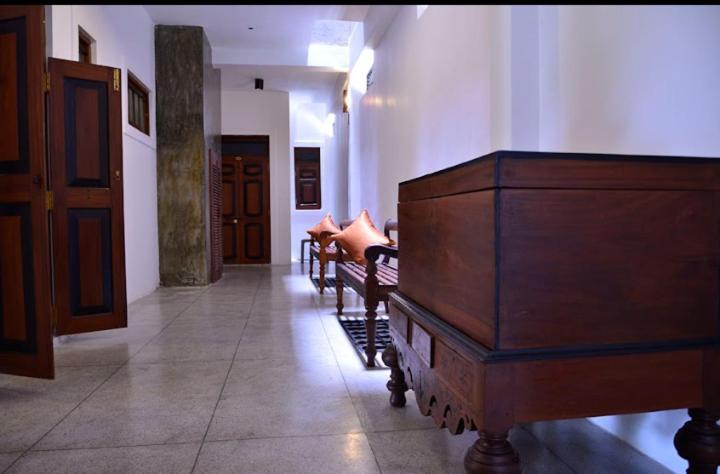 Lanka Bangla Inn Villas Restaurant & Travels Katunayaka Buitenkant foto