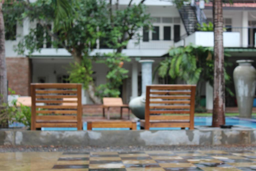 Lanka Bangla Inn Villas Restaurant & Travels Katunayaka Buitenkant foto